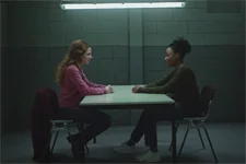 Léa retrouve Alexandra au parloir