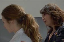 Léa s?écroule face à Jeanne