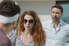 Léa se fait agresser par Hugo !