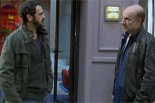 Léo apporte son aide à Francesco