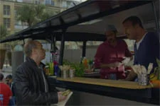 Léo demande à Vincent et Francesco de garder un secret