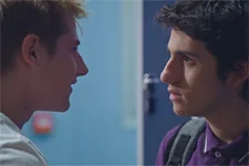 Luis oblige Tom à briser le couple Mila / Valère !