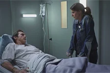 Luna apprend à Pavel qu’Irina a fait une tentative de suicide !