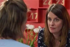 Luna conseille à Laetitia de profiter de son mensonge