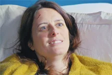 Luna découvre la surprise de Babeth et d?Estelle !