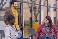 Luna demande à Francesco de l’emmener au Mistral