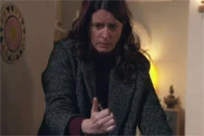 Luna plante une seringue à Sacha !