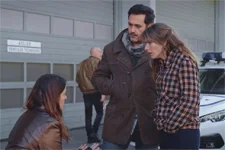 Luna supplie Estelle et Francesco de ne pas balancer Andrès aux flics !