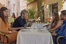 Max semble croire au couple de « blanchisseurs » que forme Abdel et Johanna