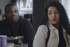 Mila REFUSE que Mouss l’accompagne au cinéma !