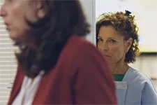 Mirta apprend une grosse info à la banque !