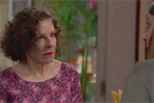 Mirta est choquée d?apprendre que Luna aime les plans à trois !