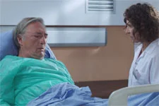 Mirta révèle son plan à Frémont pour le sauver