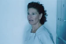 Mirta se retrouve enfermée dans la salle des coffres !