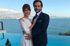 MODE : Découvrez le look de Barbara et Elias pour leur mariage !