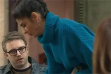 Nathan fait croire à Sabrina qu?il était en couple avec Johanna