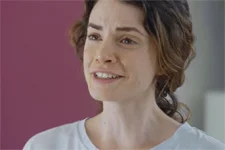 Nell découvre avec émotion le gros SACRIFICE de Céline !