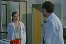 Nicolas manque de se faire griller par Léa !