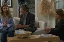 Océane murmure quelques mots