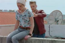 Olga poussée dans le vide par Stan !