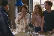 Patrick annonce une grande nouvelle à sa famille !