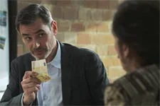 Patrick donne de l?argent à Jocelyn