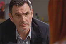 Patrick parvient à convaincre Victoire de faire tomber Ferri !