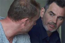 Patrick promet à Eric qui est mis à pied de coincer César !