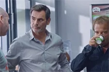 Patrick recadre ses hommes qui font des blagues limites sur Eric qui est gay !