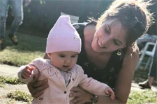 PHOTO : Léa François (Barbara de Plus belle la vie) dévoile enfin le visage de sa fille !