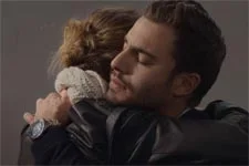 Plus belle la vie en avance : Abdel dans les bras de Barbara