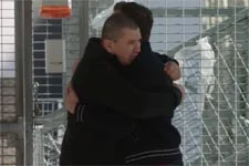 Plus belle la vie en avance : Abdel retrouve son père en taule !