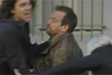 Plus belle la vie en avance : Attaque au COUTEAU pour Irina !