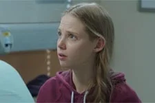 Plus belle la vie en avance : De quoi souffre Clarisse ?