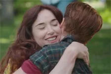 Plus belle la vie en avance : Delphine dit OUI à Antoine !