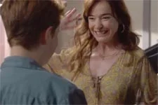 Plus belle la vie en avance : Delphine obtient les produits pour la transition d?Antoine !