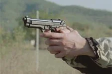 Plus belle la vie en avance : Elias s?entraîne à tuer