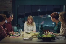 Plus belle la vie en avance : Emilie annonce à sa famille être enceinte !