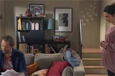 Plus belle la vie en avance : Emma s?habille comme un sac