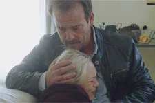 Plus belle la vie en avance : Jean-Paul retrouve Irina dans un sale état !