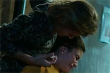 Plus belle la vie en avance : La mère de Julien prête à tuer Sabrina