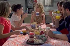 Plus belle la vie en avance : La surprise des colocs !