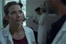 Plus belle la vie en avance : Léa sous le charme? d?un homme !