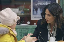 Plus belle la vie en avance : Lucie apporte la preuve à sa mère que JP a une liaison !