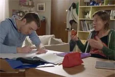 Plus belle la vie en avance : Mère et fils révisent ensemble