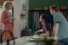 Plus belle la vie en avance : Théo et Antoine bourrés à 9h du mat à cause de Delphine !