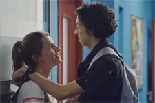 Plus belle la vie en avance : Théo et Tom in love d’un couple au lycée !