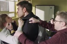 Plus belle la vie en avance : Théo pète les plombs en plein cours !