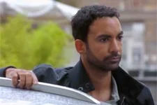 Plus belle la vie en avance : Thomas trompe-t-il Gabriel ?