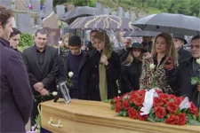 Plus belle la vie en avance : Un enterrement sous haute surveillance !